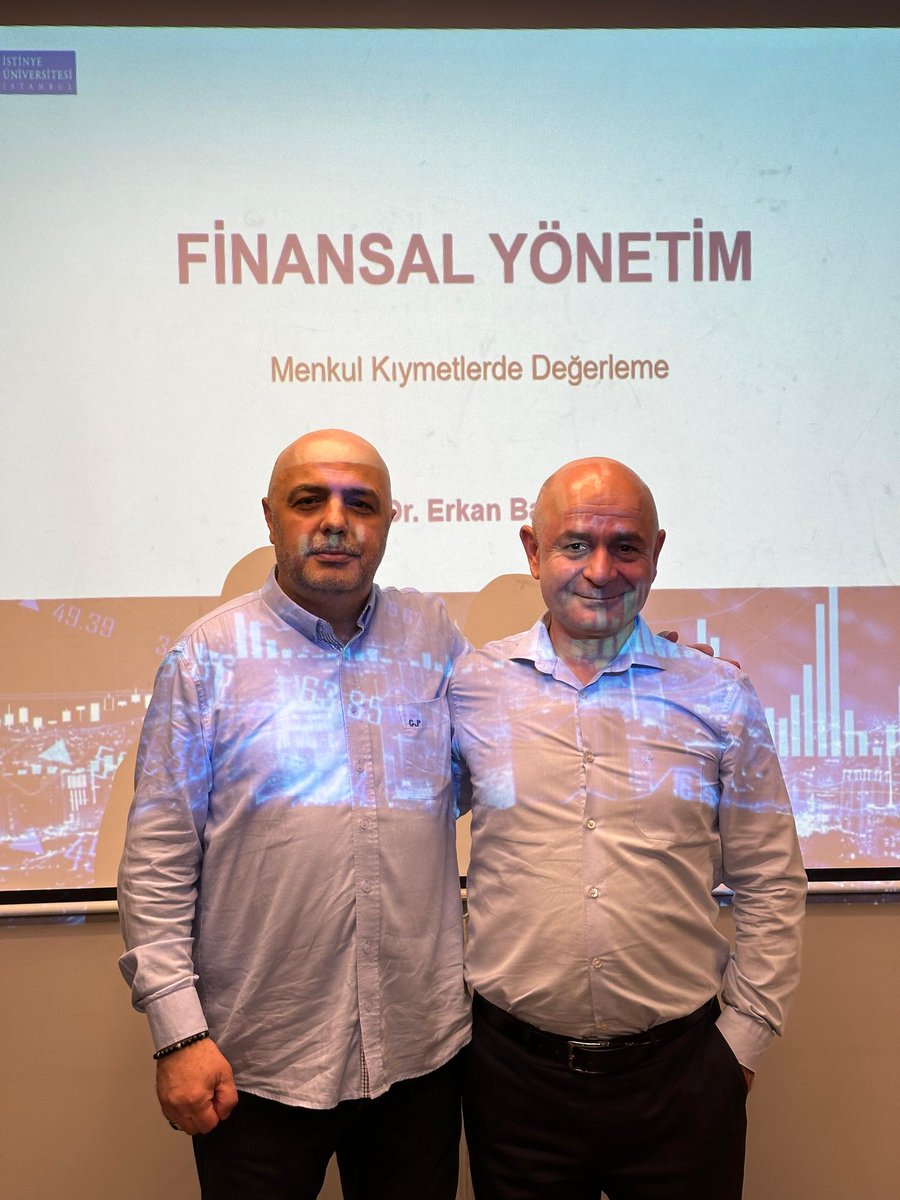 İstinye Üniversitesi, İşletme Bölümü Yüksek Lisans öğrencilerimle dönemin son dersinde Sevgili Cüneyt Hocamızı ağırladık. Değerli aktarımları için çok teşekkür ediyorum. <a href="/Cuneyt_Paksoy/">Cüneyt Paksoy</a> <a href="/istinyeunivedu/">İstinye Üniversitesi</a>