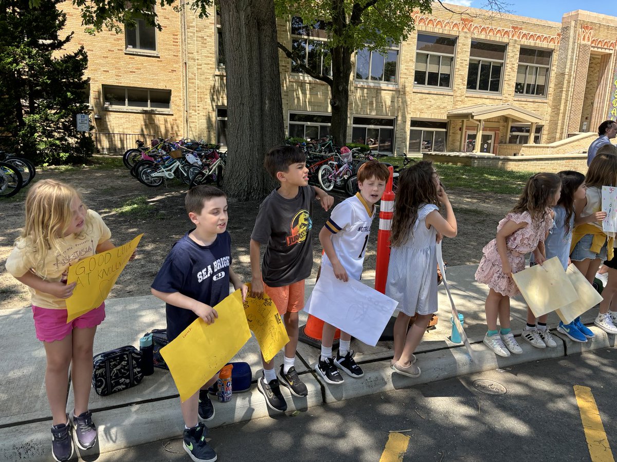 2ndGradeSickles tweet media