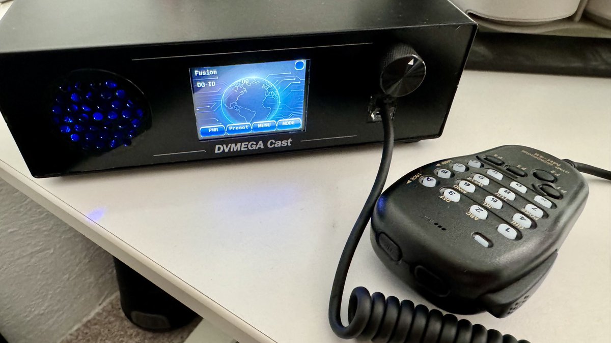 hirschnase's tweet photo. New toy for the ham radio operator 🫣😆🚀 #hamradio #dvmega https://t.co/rrCe2HJpJw