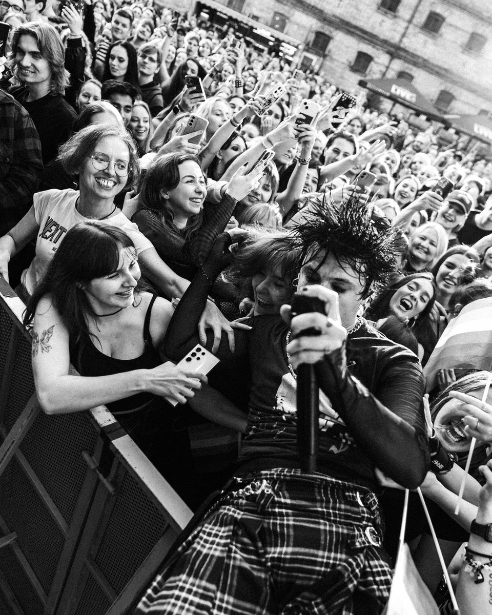 yungblud's tweet photo. tits out for poland … respectfully. 🖤 
see u tonight https://t.co/Za0XthvO3i