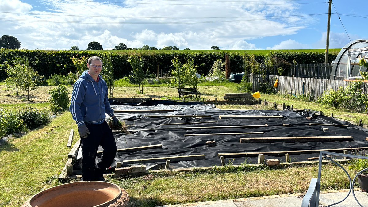 Taming the #vegpatch #vegetable #patch. May even be able to grow a few things, apart from #weeds, this year 🤣🤣🤣