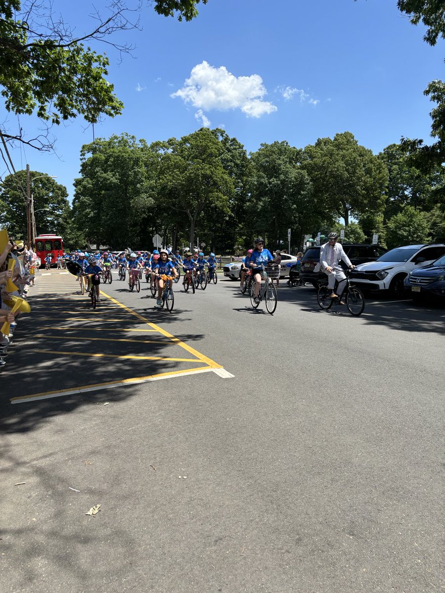 2ndGradeSickles tweet media