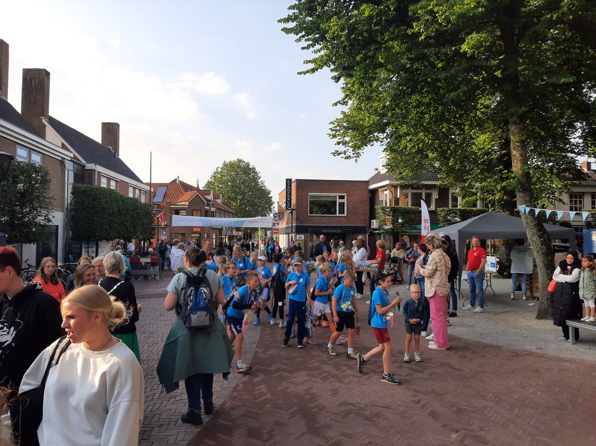 Wandel3daagse's tweet photo. De eerste groep is binnen. https://t.co/8dmmCydxKJ