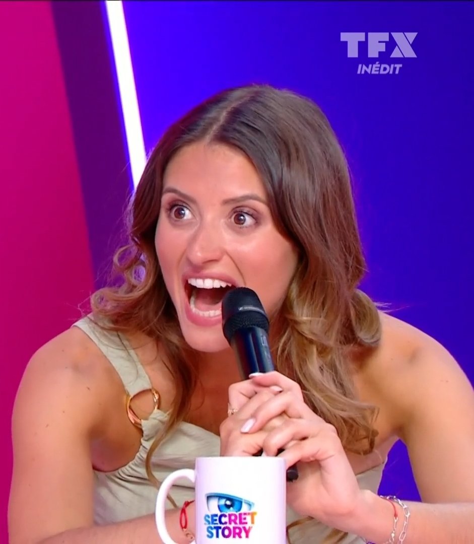 nino21e's tweet photo. Justine doit continuer à faire de la télé, c'est pas possible. Trop de potentiel pour se limiter à des placements de produits merdiques sur Insta. #secretstory #aftersecret https://t.co/pGHjpSEeq5