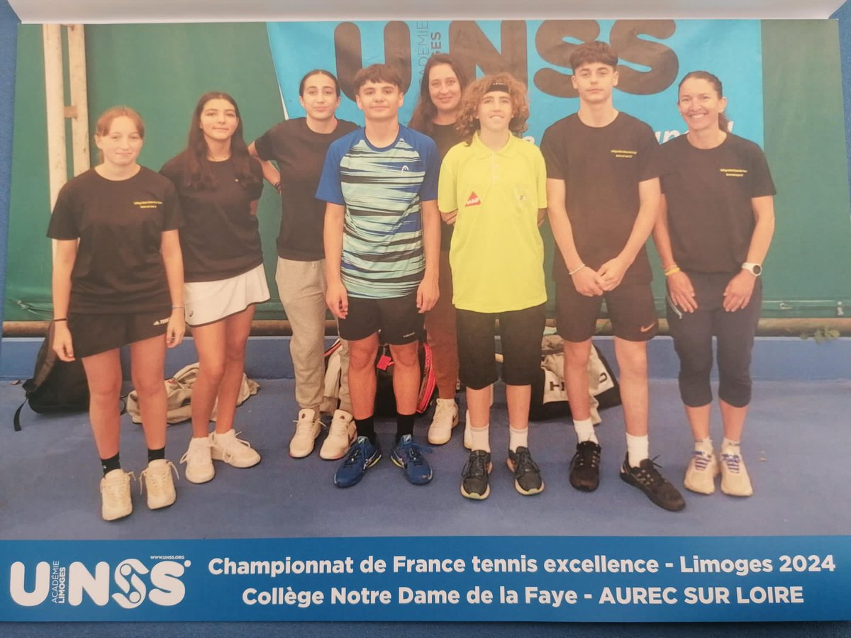 Félicitations  à la Team NDFAYE pour ce beau parcours aux championnats de France UNSS  de Tennis. Au delà de la belle performance, les coachs retiennent la  combativité et l'état d'esprit irréprochable d'Andréa, d'Hanna, de Lily Rose, d'Eliott, d'Erwann et de Maxime. Fiers d'eux.