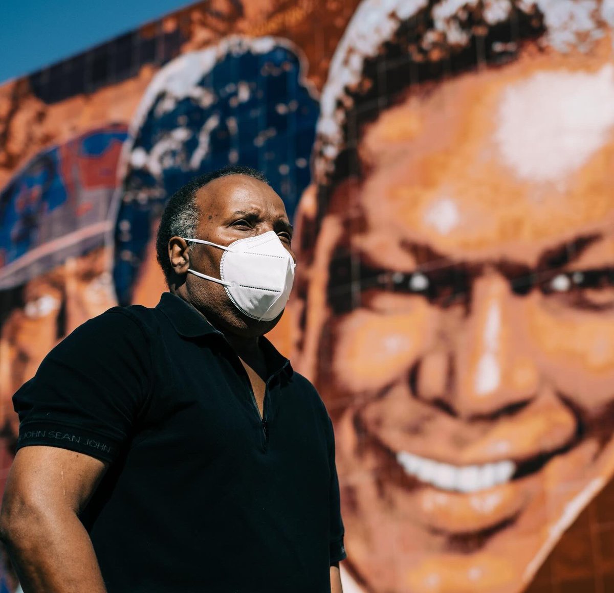 ByPatrickGreen's tweet photo. #richardwyattjr Jr was an LA son. Black excellence on a wall and canvas. a shining light in the Golden Age of LA muralism. His legacy will live on in his larger than life murals at Union Station @capitolrecords @ucla and our local walls and museums. https://t.co/2JtyN7hxt7