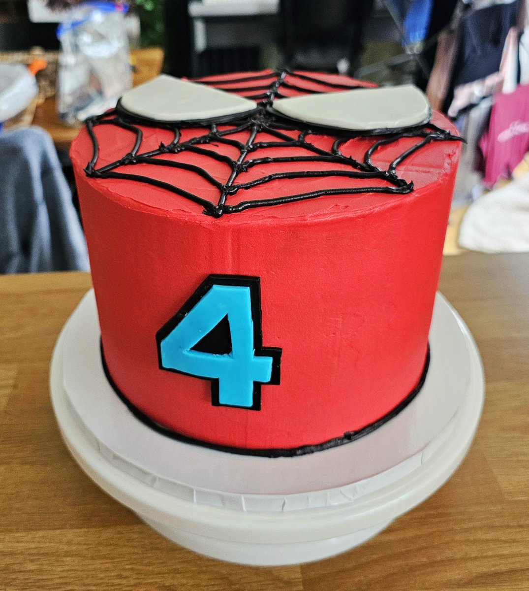 Dr_ErinLS's tweet photo. Spiderman cake for a little boy turning 4 this weekend! π·π΄π
Given it was a last min order and I haven't actually unpacked most of my baking stuff, I'm pretty damn pleased with it! π
#doctorcake #Spiderman #birthday #birthdayboy #birthdaycake #happybirthday #baking #cake https://t.co/52lHXeA3N8