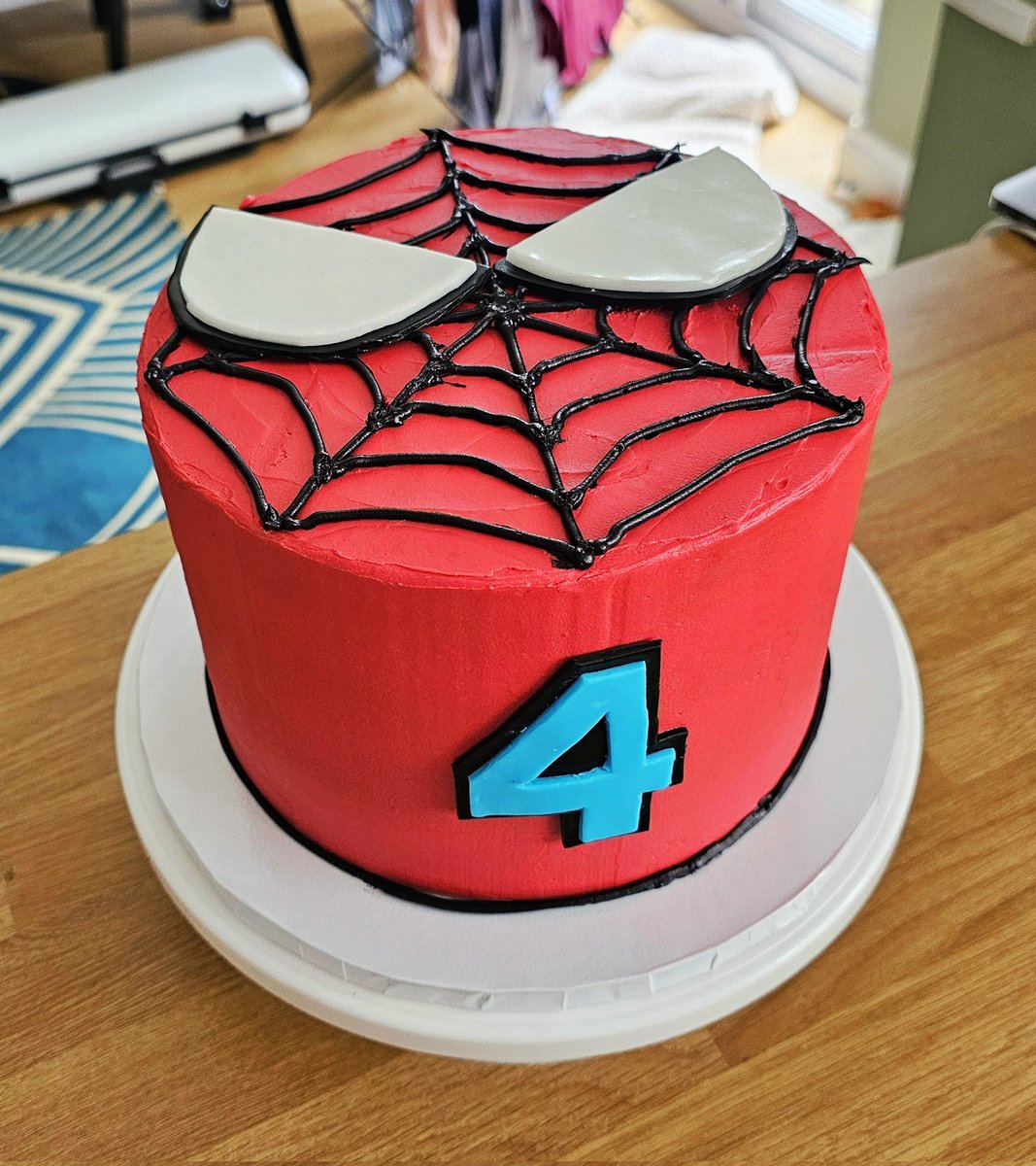 Dr_ErinLS's tweet photo. Spiderman cake for a little boy turning 4 this weekend! π·π΄π
Given it was a last min order and I haven't actually unpacked most of my baking stuff, I'm pretty damn pleased with it! π
#doctorcake #Spiderman #birthday #birthdayboy #birthdaycake #happybirthday #baking #cake https://t.co/52lHXeA3N8