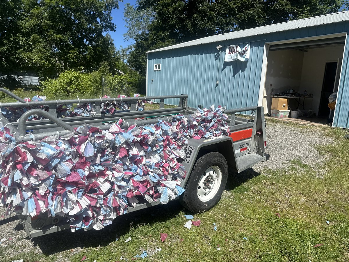 Vote4AnnMarie's tweet photo. Best thing I ever did was to take that chicken wire off my old float and roll it up and put it in a box, lol. Takes me about 30 minutes to wrap an entire U-Haul trailer. Ha!
#FlipWA05 #happypride #spokanepride https://t.co/ocQA71eG8d
