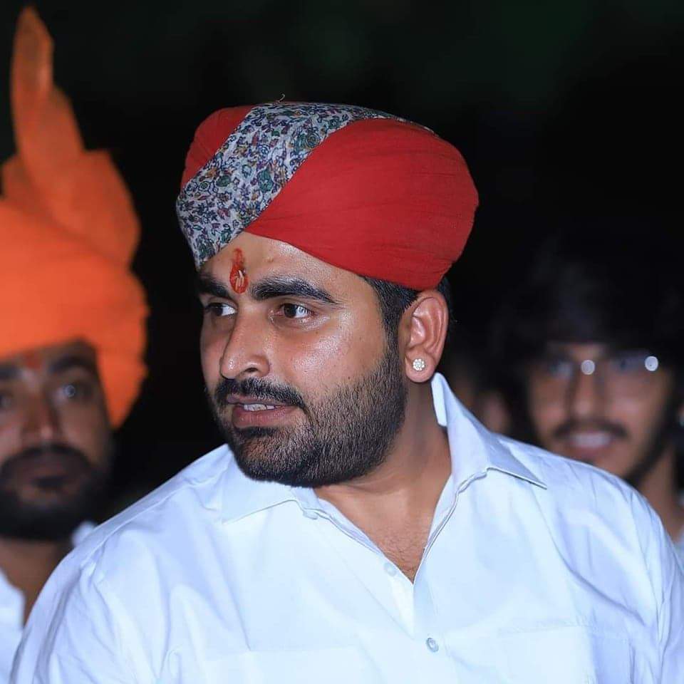 BDhandhu's tweet photo. हार-जीत कोई मायने नहीं रखती, दुनियां आज भी तेरी दिवान�� हैं... *#Ravsa*💖
@RavindraBhati__ https://t.co/5XPlhwWN9l