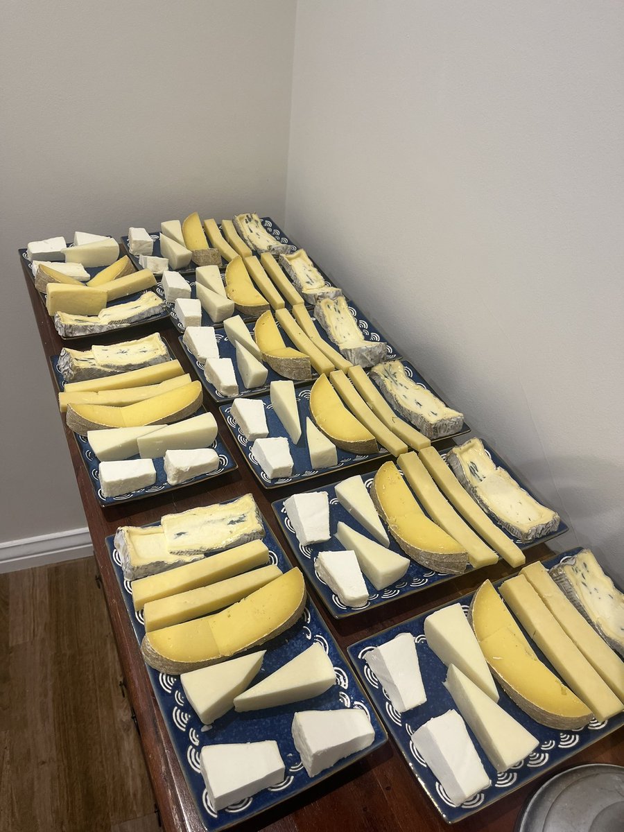 PangCheeseShop's tweet image. Tonight’s cheese &amp;amp; wine tasting features my favourite cheese on the planet, paired with a wine that comes from a vineyard right next to where the cheese is made alongside a new wine which helps to support a local mental health charity 👍🏻 #cheese #wine #pangbourne #tasting