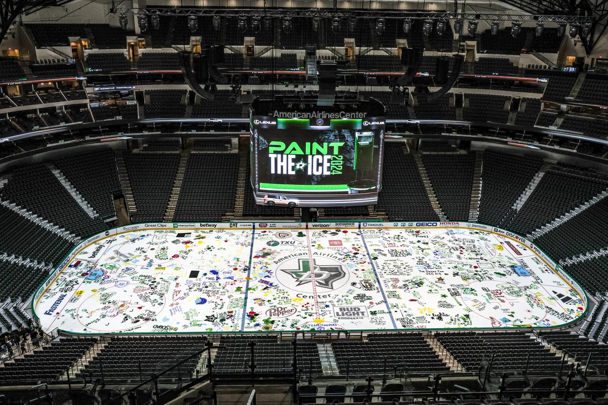 DallasStars's tweet photo. You make every day colorful, Stars fans. 💚 https://t.co/Ne71abkpCE
