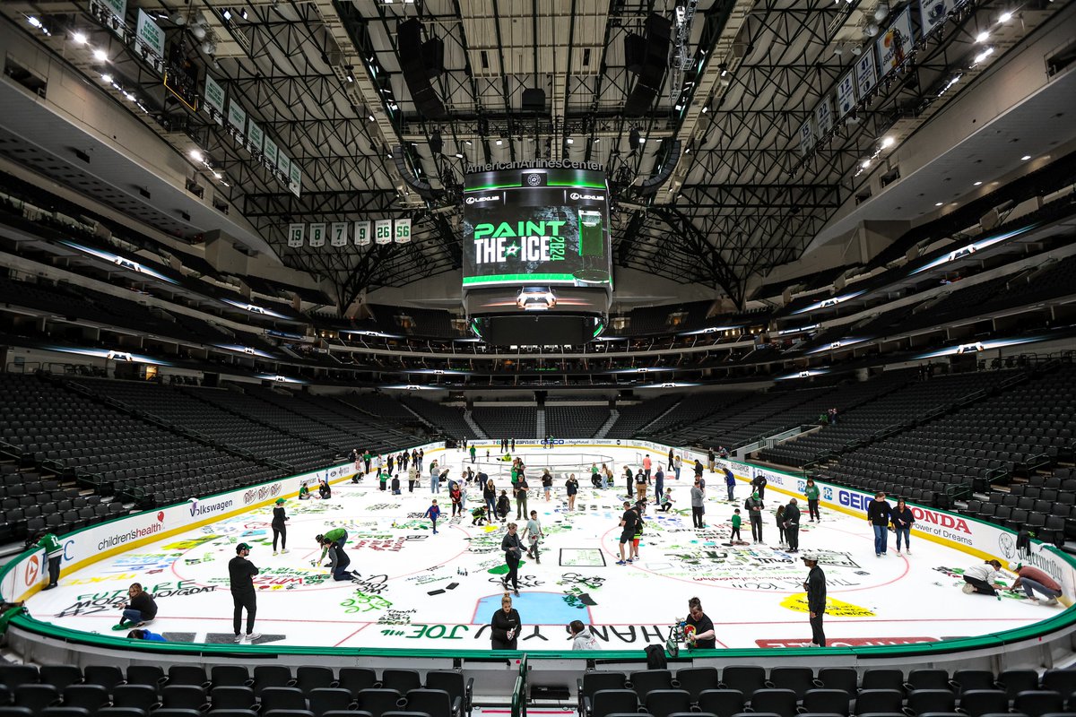 DallasStars's tweet photo. You make every day colorful, Stars fans. 💚 https://t.co/Ne71abkpCE