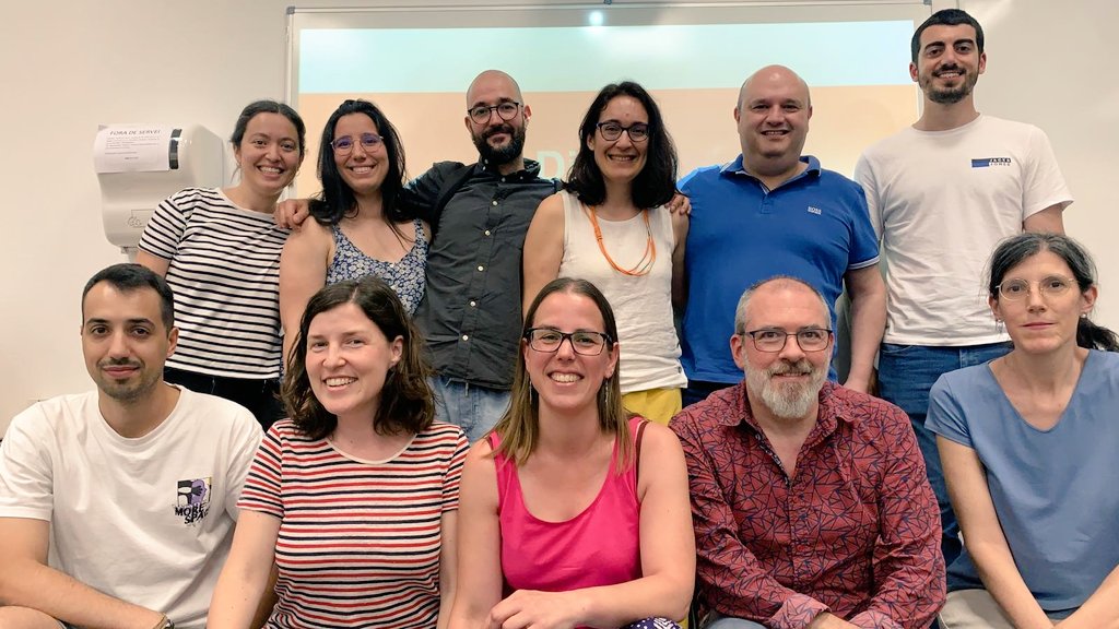 GrupDiacim (@grupdiacim) on Twitter photo Avui hem fet la darrera sessió del Diatic, amb convidats ben especials, <a href="/DignaCouso/">Digna Couso</a> <a href="/eliatenag/">Èlia Tena</a> 😎🤍 Avui hem fet la darrera sessió del Diatic, amb convidats ben especials, <a href="/DignaCouso/">Digna Couso</a> <a href="/eliatenag/">Èlia Tena</a> 😎🤍