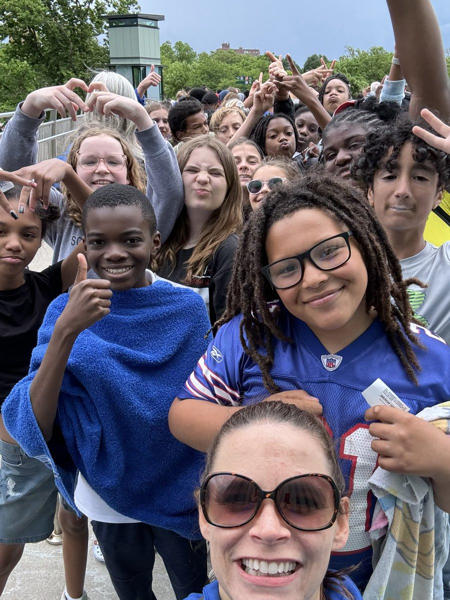 Danielle Alterio tweet media