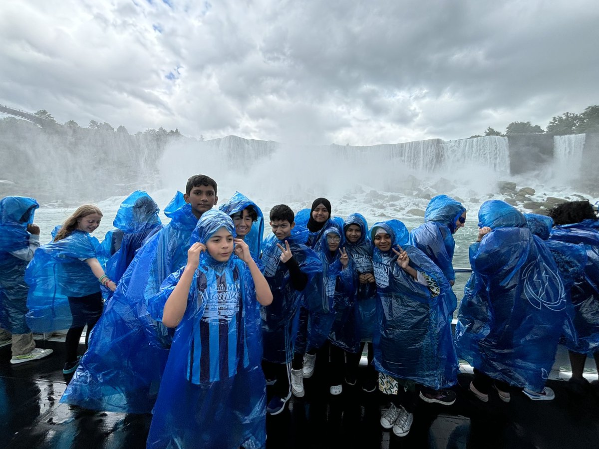 Love to see our kids and teachers having so much fun! <a href="/CleveHillMS/">CleveHill Middle Sch</a> <a href="/clevehill_pta/">Cleveland Hill PTA</a>