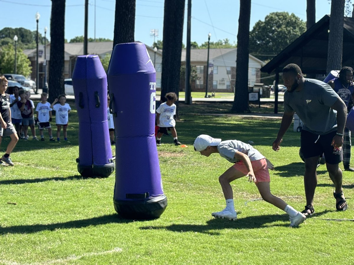 Future Bears Camp! I know what side of the ball Jace and Luke will be on! <a href="/coachstax/">Greg Stewart</a> <a href="/NathanBrownUCA/">Nathan Brown</a> 
#BearClawsUp