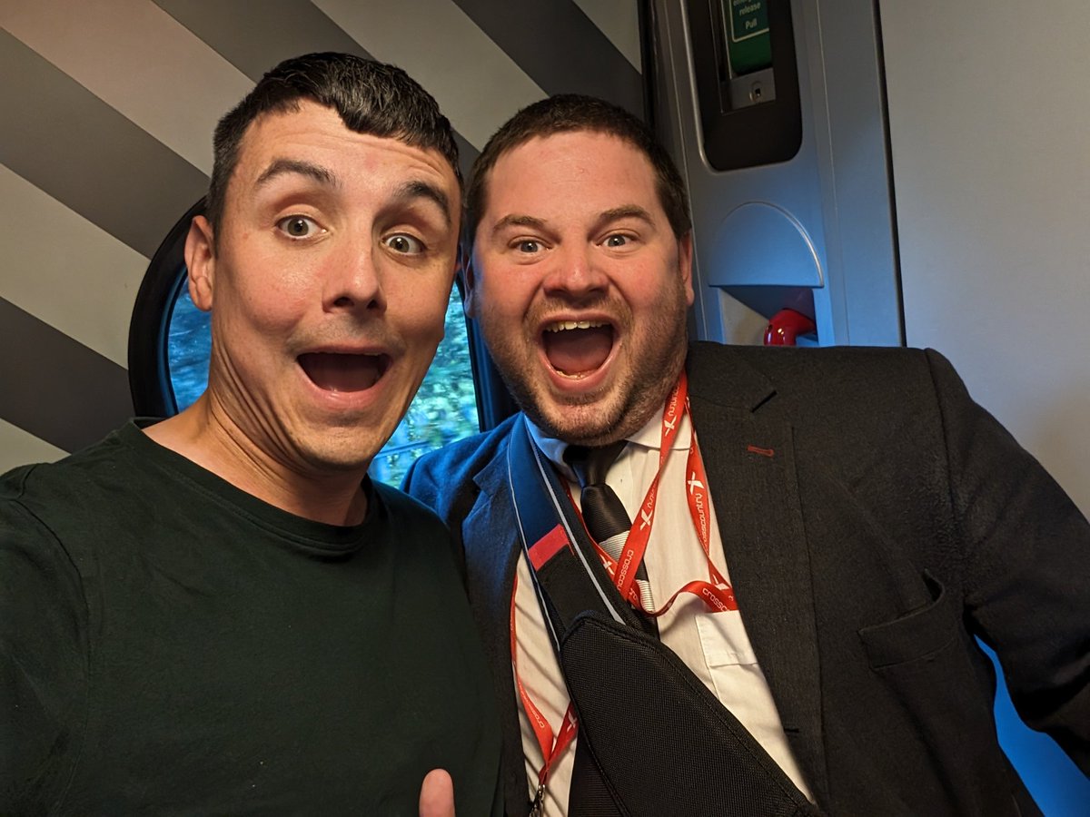 I thought I best go in search of some legends of the railway myself. Thankfully the XC legend <a href="/Midlandscotterz/">Midlandscotterz (Scott)</a> was available 😚

Let's have a bash to Manchester with this mad lad 💪🤩

#DOTS #railwayphotography #trainphotography #legend #crosscountry