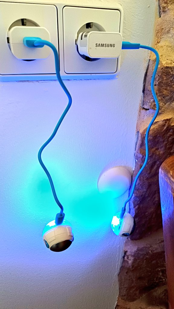 MMagdowski's tweet photo. Wir sind morgen mit unserem #RoboPicasso wieder der Eyecatcher im Foyer des @STIMULATE_FC beim #TomorrowLabs-Festival im #Wissenschaftshafen, haben heute schon aufgebaut, das Papier ausgelegt und die Farben bereit gestellt.
Besucht uns zwischen 16 Uhr und 21 Uhr im Speicher B! https://t.co/1wLzpSCe65