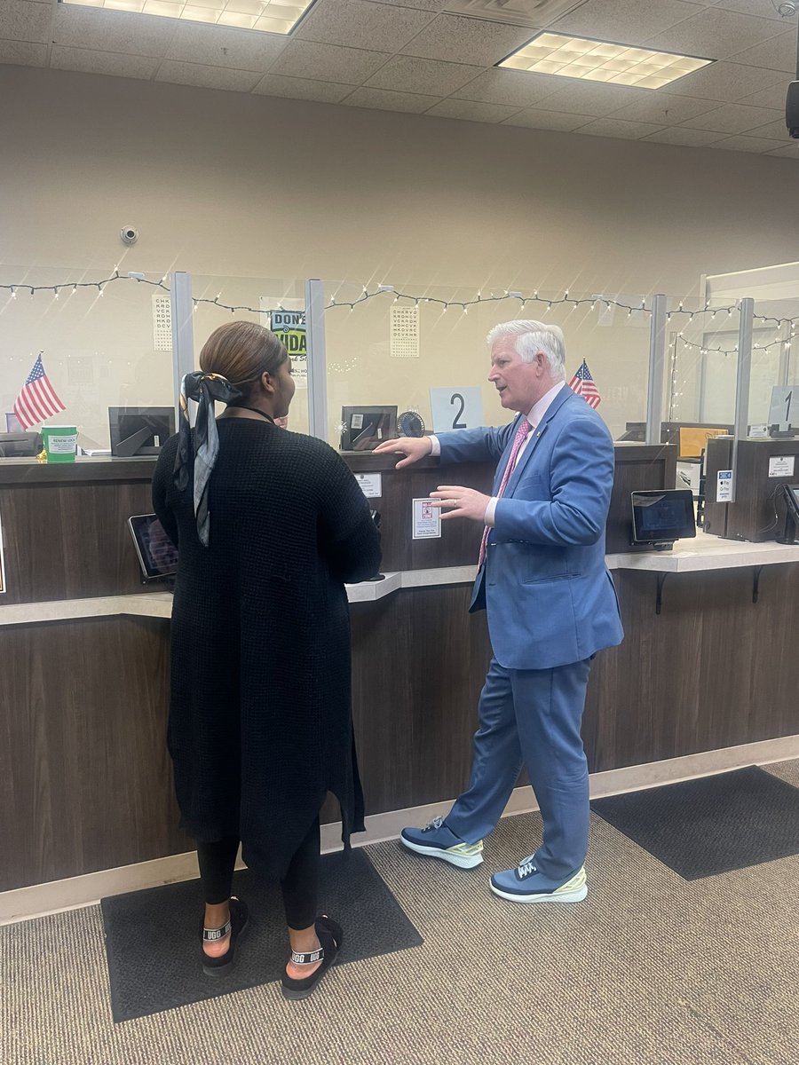 ErieCountyClerk's tweet photo. 📢The Erie County Auto Bureau located in the @EHMshopping is open Tuesday-Friday 10-6pm & Saturday 8-3pm. Please continue to use the mall entrance by @Duffs_Wings‼️
Visit https://t.co/S4cdf3JrAi for a full list of all #DMV locations & hours throughout #ErieCountyNY!
#RenewLocal https://t.co/r3K2Ym8img