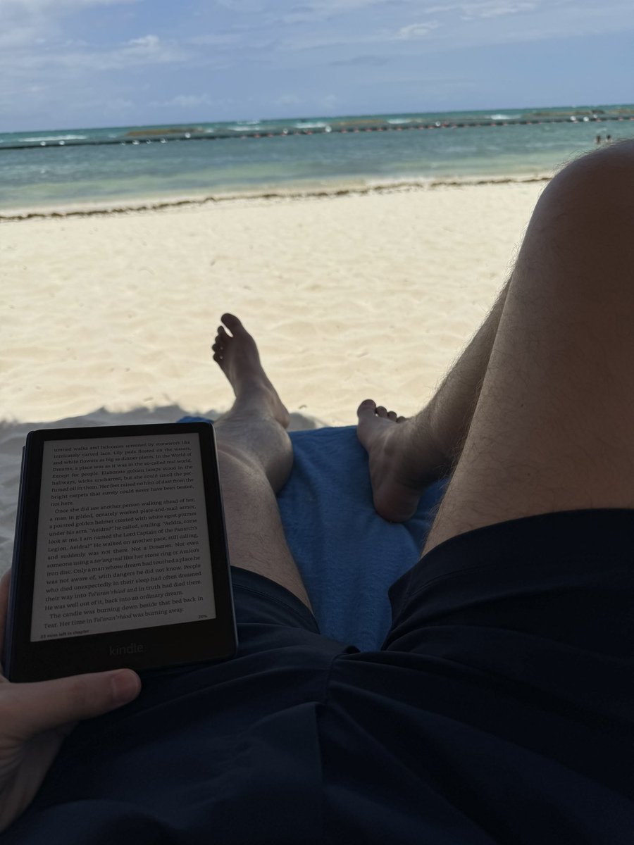 spwright88's tweet photo. A little beach time https://t.co/SaQJM1SAAm