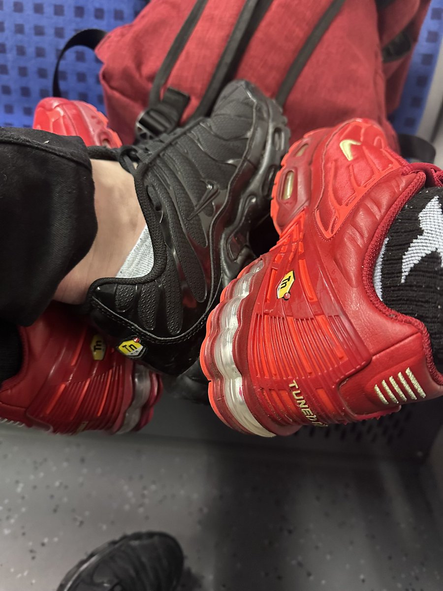 albadwanbasheer's tweet photo. Nike #nike #Sneakers https://t.co/RLHJ44YDSw