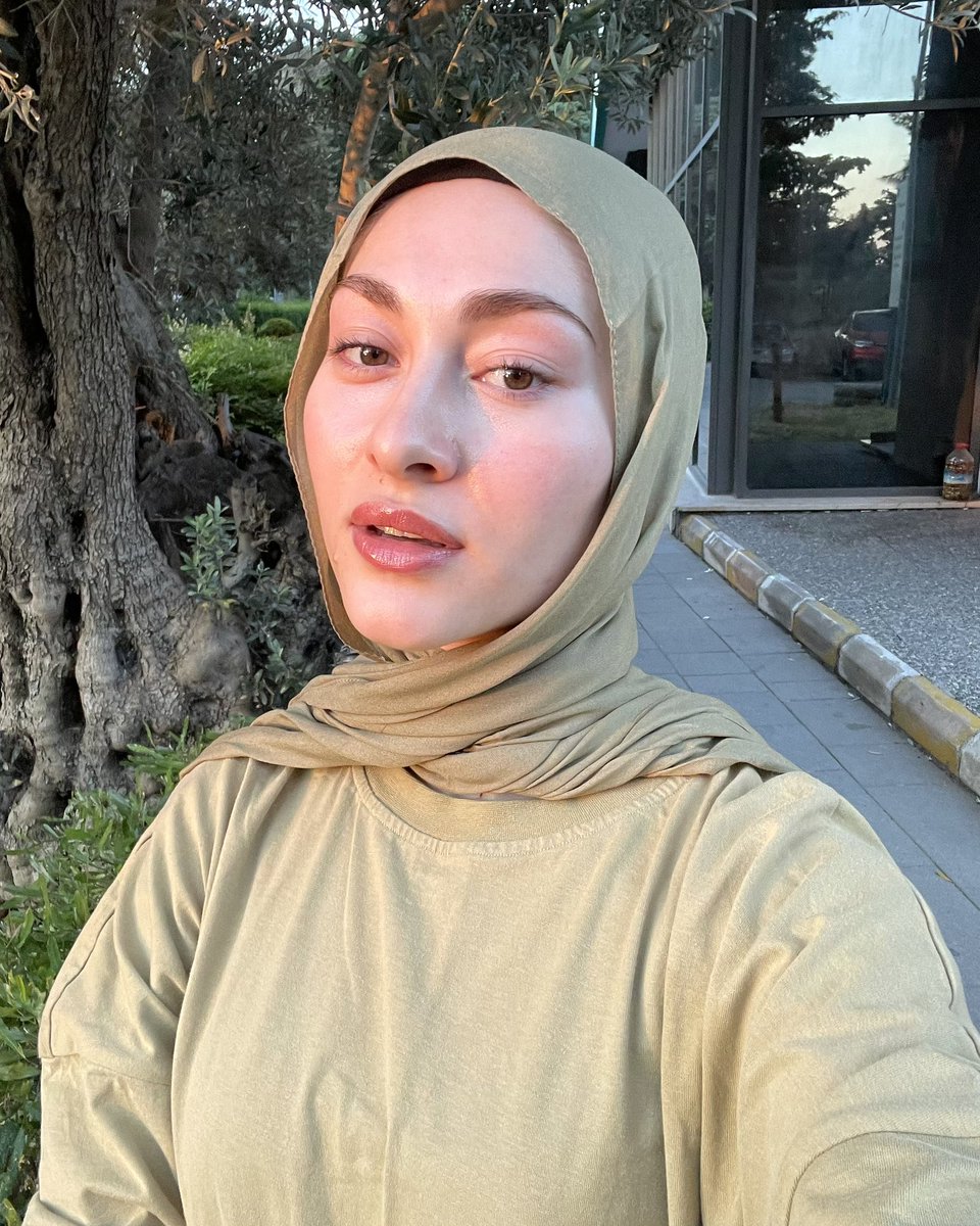 Sinem tweet media