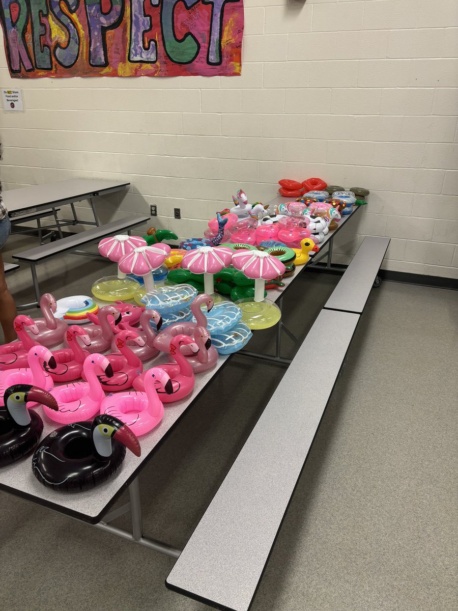 Derek Hoover-Beet tweet media