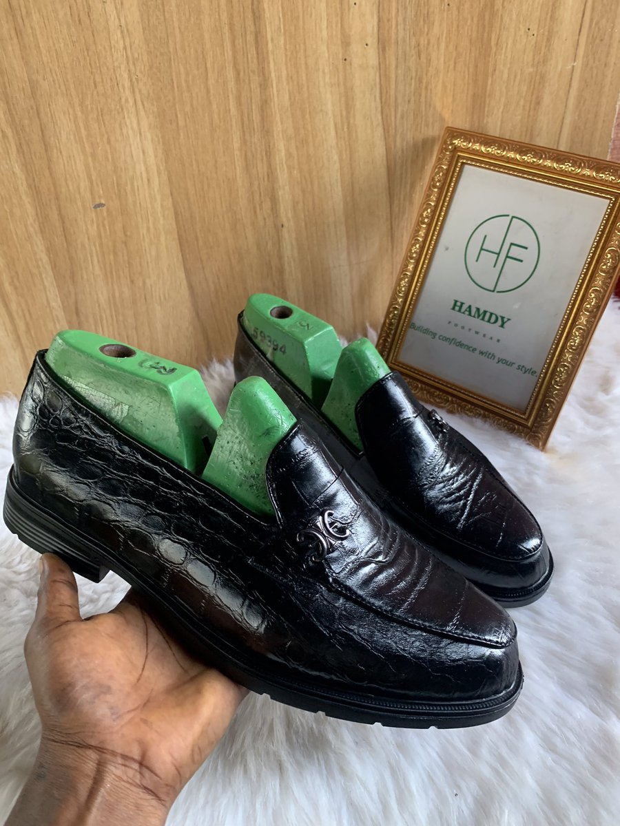 TheladyHamdy's tweet photo. A perfect pair to add to your shoe collection.
Price: 28,000naira.
Size 45 upward 30,000naira.
Nationwide delivery π
#menshoe https://t.co/pXGTkPd1K2