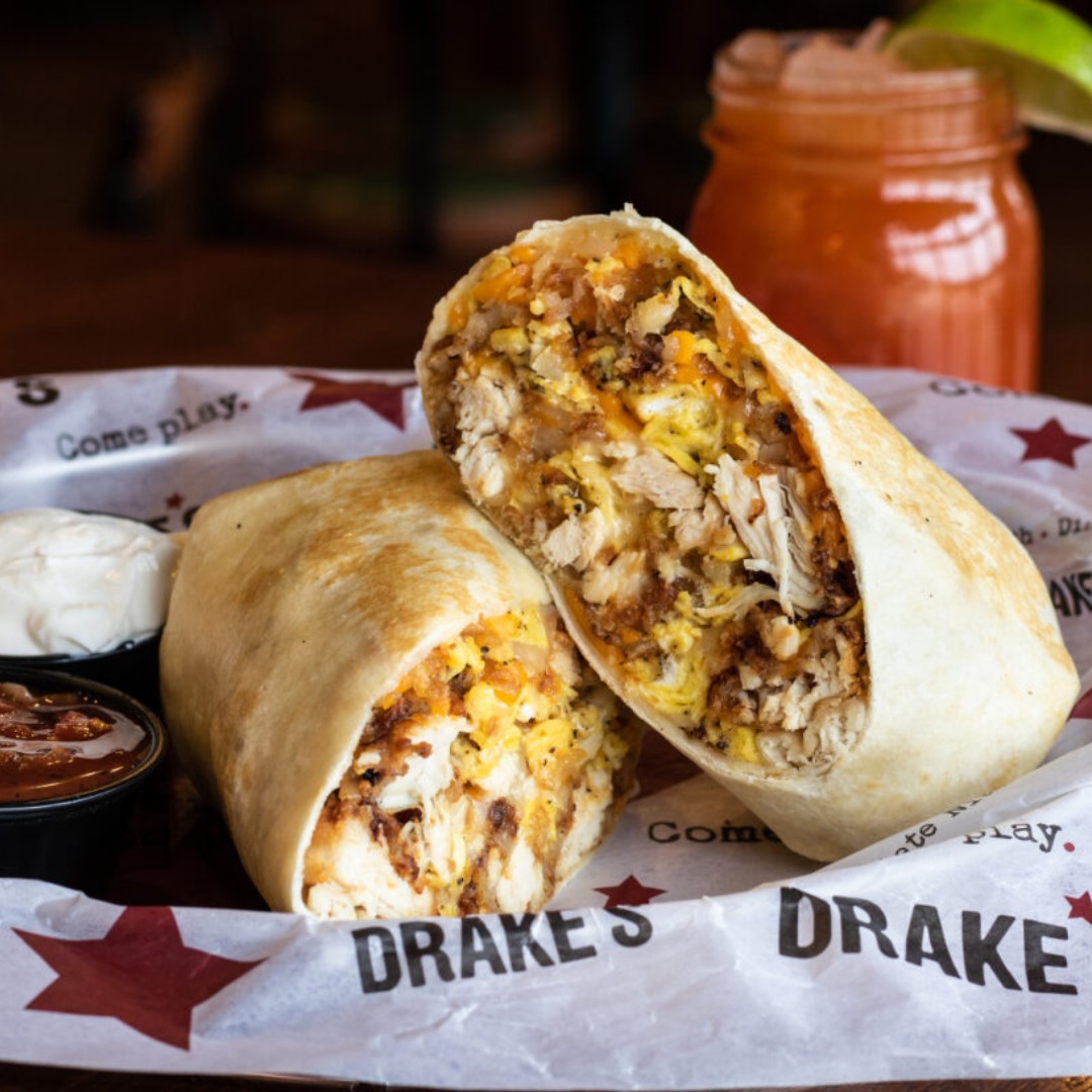 Brunch &amp; Bubbly! 🍳🥂 Available every Saturday and Sunday until 4pm at Drake's!