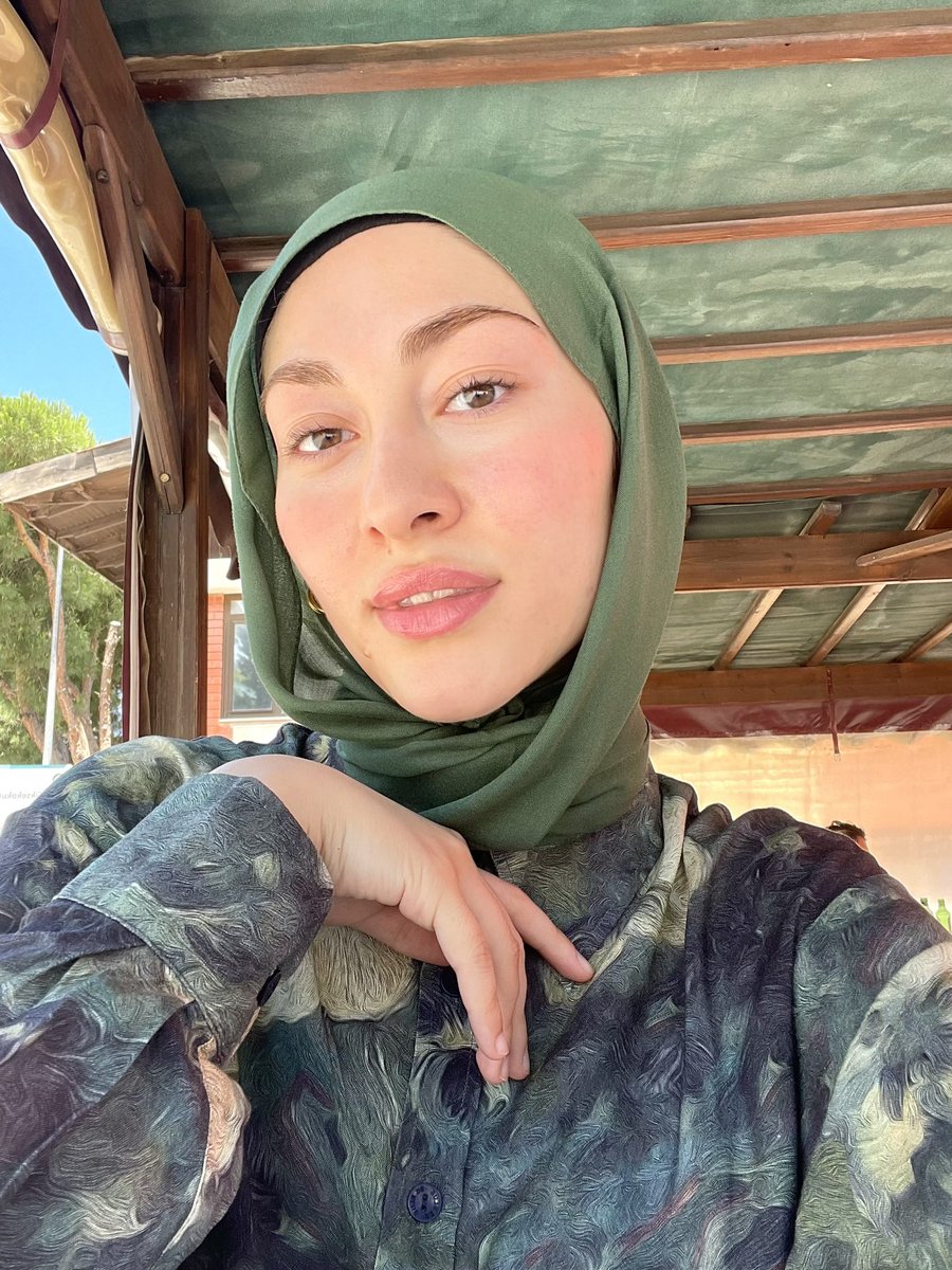Sinem tweet media