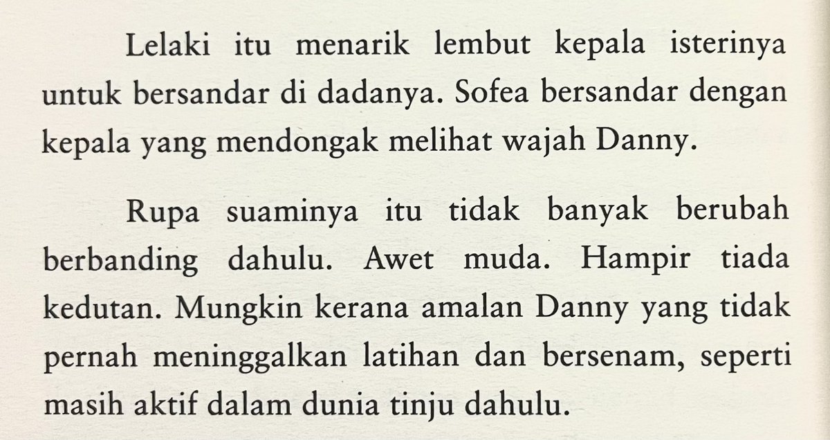Ada kawan saya mentioned something menarik pasal Bayang Sofea.

And saya buka semula novelnya. The penghujung buku. 

I —*screaming

Ya Allah. Sumpah! Termelompat lepas I realised about this.

What if—Danny...Actually...

NOO!!! NO WAYY TEMEE!!! NO WAYY!!!
😭🤚🏻