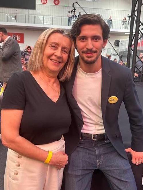HConwayMouret's tweet photo. Dernier meeting à Lille pour notre candidat @rglucks1.

Dimanche, on vote pour #ReveillerLEurope 🇪🇺🗳️ https://t.co/ebKG2IF5uz