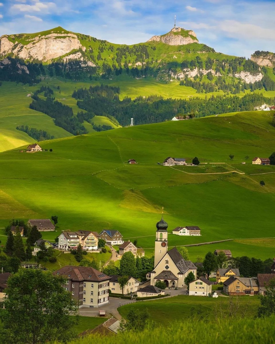 SeascapeNature's tweet photo. Appenzell, Switzerland 🇨🇭 https://t.co/9RFclOFEHi