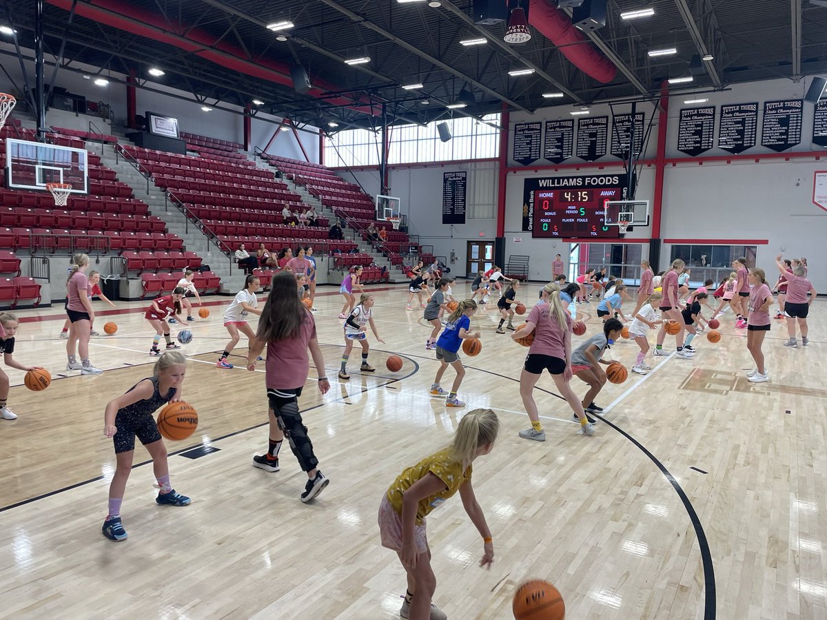 tuttle_gbball's tweet photo. Wrapped up our camp week today! 111 campers came through our doors this week, and we had so much fun teaching them some basketball and hopefully sparking a love for the game! #family @Tuttle_Ath_Dept @tuttle_mbb https://t.co/52Y65yADge