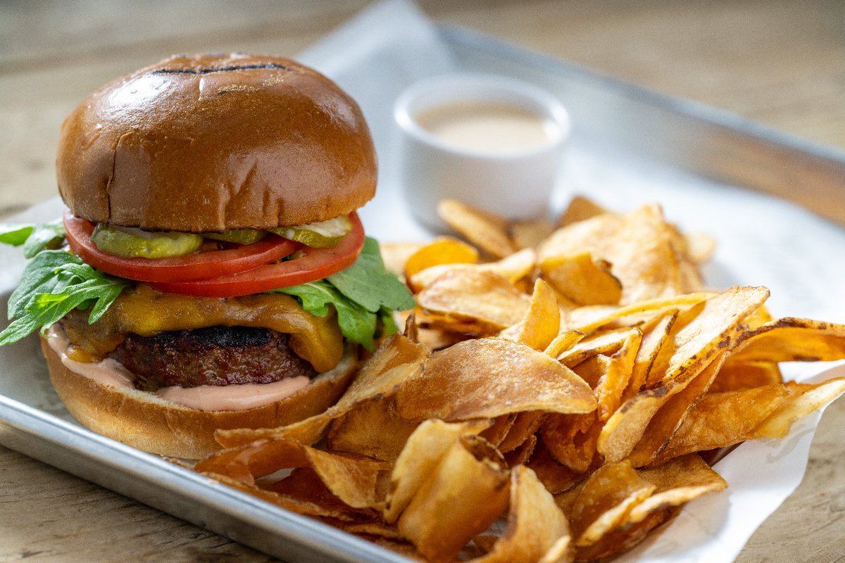 stonefiregrill's tweet photo. It's a burger & kettle chips kind of Friday! 🍔😋 #ClassicCheeseburger https://t.co/FixpeV4BUN