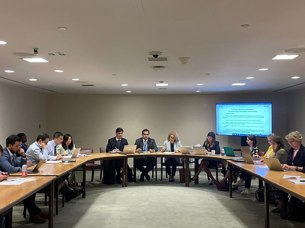 franceonu's tweet photo. La France, aux côtés du Tadjikistan, a lancé les négociations sur la résolution sur la Décennie des Nations unies 2025-2034 pour les sciences polaires et glaciaires.
L'objectif est de contribuer à la préservation de la cryosphère et de la biodiversité glaciaire et polaire. https://t.co/SCzBuzQdV2