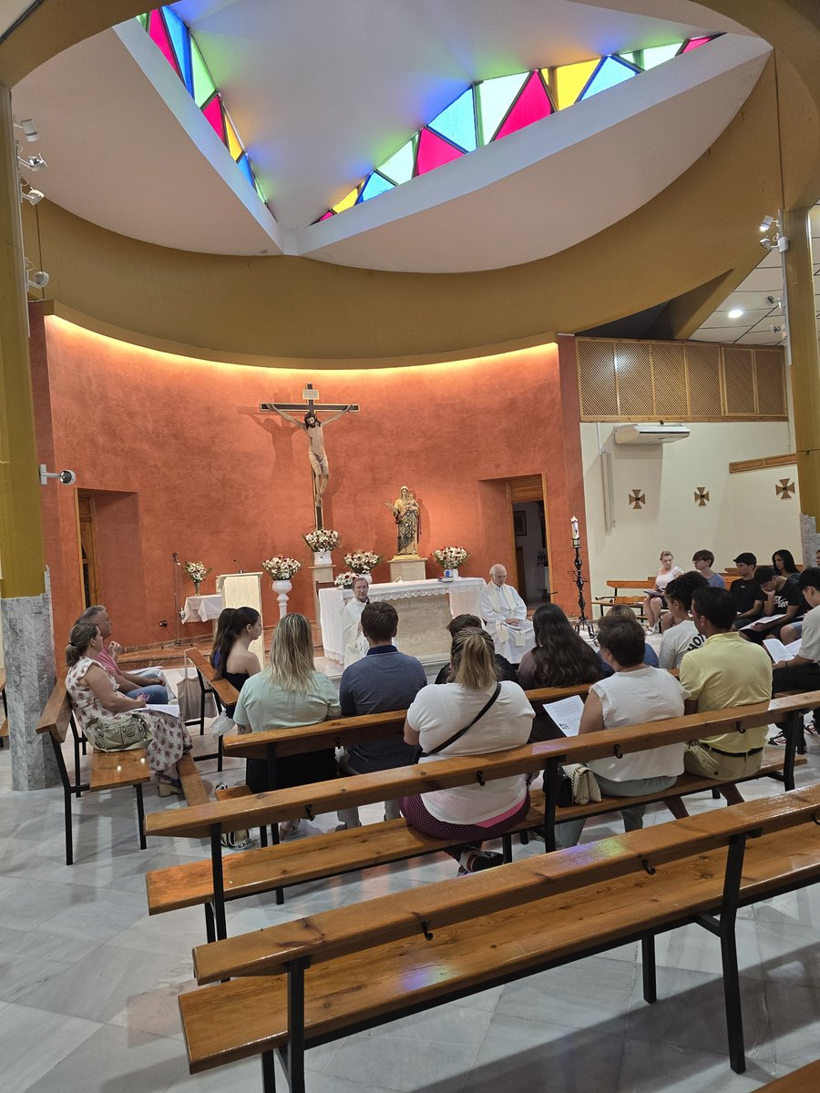 saludyesperanza's tweet photo. #CONFIRMACIONES|| Hoy nuestros jóvenes celebran el #SacramentoReconciliacion en nuestra #ParroquiaSaludSevilla en la víspera de la celebración del Sacramento de la Confirmación.

#KyrieEleison #SaludyEsperanza https://t.co/TH1fUO26ti
