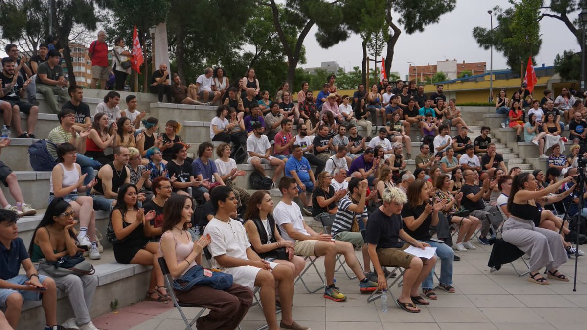 <a href="/Alejandra_crr_/">Alejandra ☕️</a> <a href="/HaibyRivas/">Biby 🍉</a> <a href="/Contrac_Mad/">Contracorriente Madrid</a> <a href="/lierolaliero/">Verónica Landa 🇵🇸</a> <a href="/KGK_News/">Klasse Gegen Klasse</a> ACTO FIN DE CAMPAÑA EUROPEAS | <a href="/AAnemoyannis/">Ariane Anemoyannis</a> de <a href="/RevPermanente/">Révolution Permanente</a>:

 "Vengo de la Sorbonne, donde hemos ocupado la facultad para exigir el fin de los convenios con Israel. La seguridad nos reprimió y las autoridades universitarias no querían que nos uniéramos a la juventud que en