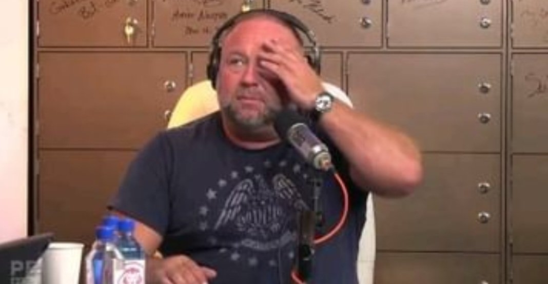 G11Sven's tweet photo. 1/2 Alex #freemason Jones
Radio/internet host. @infowars @PrisonPlanetTV. Half-truther. C-believer. Trump fan. Jw wife = bloodline transmitter. #Shill.
#DevilsHand
#PickOne
#666Sign
#OneEye https://t.co/h0MJPjfXFs