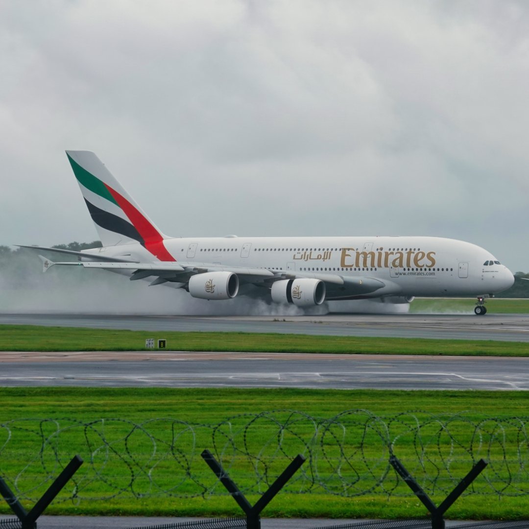 Michaelflying28's tweet photo. Emirates Airbus A380-800 A6-EDU arriving at Manchester Airport from Dubai International Airport 23.7.23.
#emirates #emiratesairline #flybetterwithemirates #a380 #a388 #a380800 #airbus380 #airbus388 #airbus380800 #airbusa380 #airbusa388 #airbusa380800 #airbus https://t.co/eSrNHU5LMt