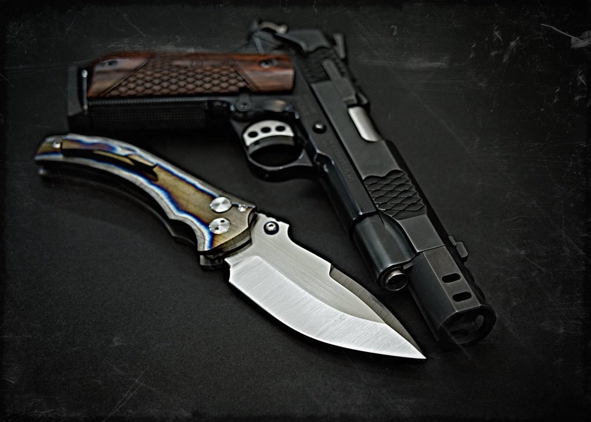 ExtremAddiction's tweet photo. Red Horseman available at @empireoutfitter auto or manual variants, button lock. #rogovets #handmade #custom #customknife #buttonlock https://t.co/oJjC3U7mib