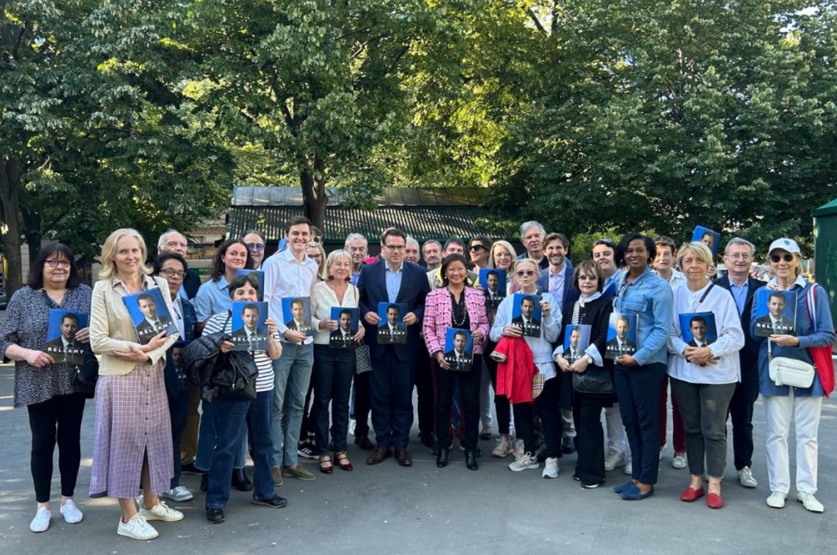 catherine_dumas's tweet photo. Ce soir #placedesternes avec @geoffroyboulard @jdHAUTESERRE @theomichel75 les élus et les adhérents @lesRepublicains un dernier moment de campagne pour notre candidat @fxbellamy https://t.co/1t9CXFn9N3