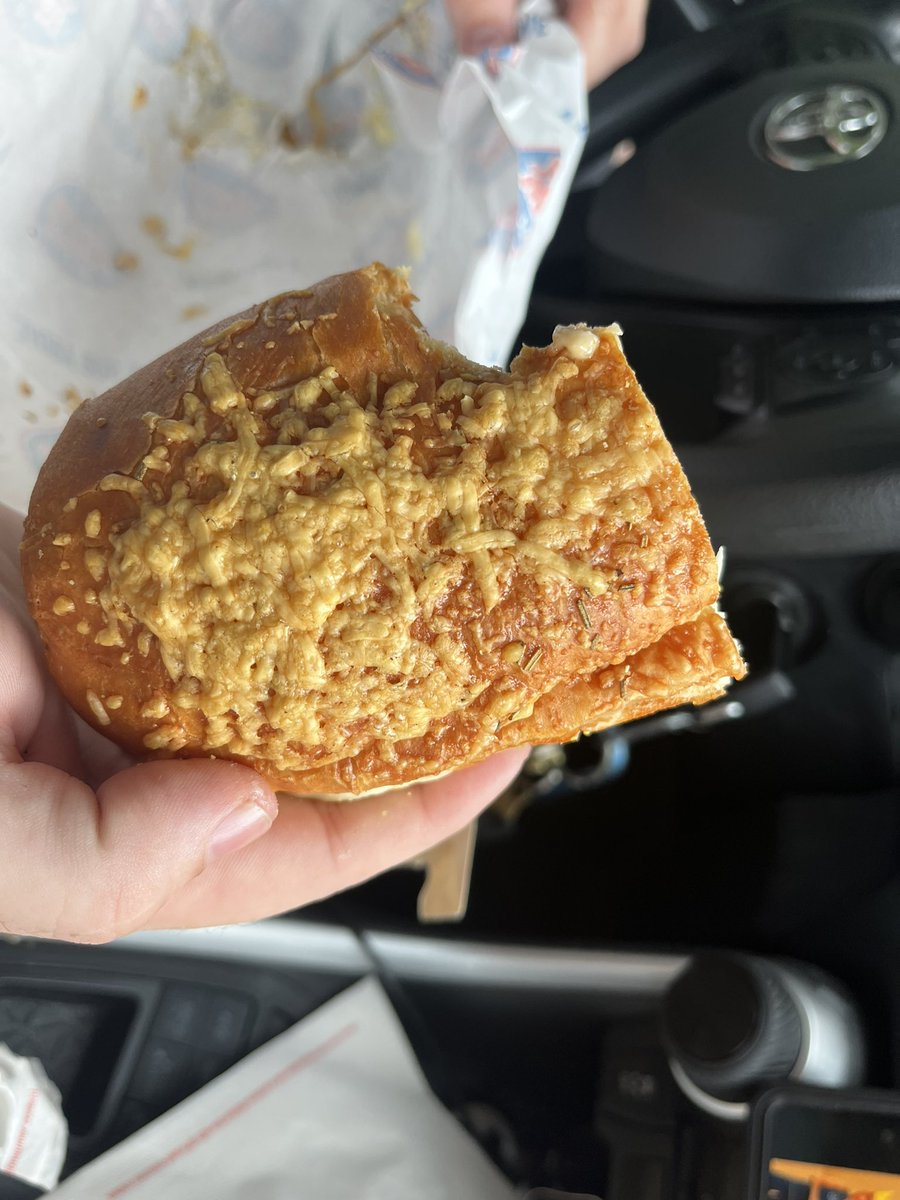 piecesofdebris's tweet photo. My bread was dark and burnt !! It tasted so bad @jerseymikes I had to throw it away because the burnt bread overpowered the whole thing. Very upset!’ https://t.co/LrVmAHvPpE
