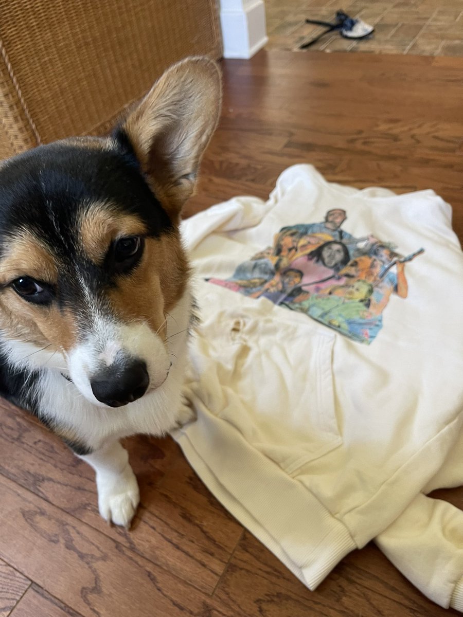taylorrrm's tweet photo. The face of a man that enjoys a lil snack here and there. Including my favorite merch from the Knoxville show. @zachlanebryan you got a way that I can get another? https://t.co/nWsf25p4iW