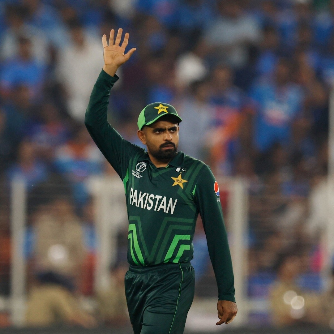 In the End ,Babar Azam is worst Captain because. 👇🏻 

•He asked Haris to bowl full toss.
•He asked Amir to give 9 extras.
•He asked Shaheen to drop catch of Jones.
#PakvsUSA
#T20WorldCup2024
#BabarAzam