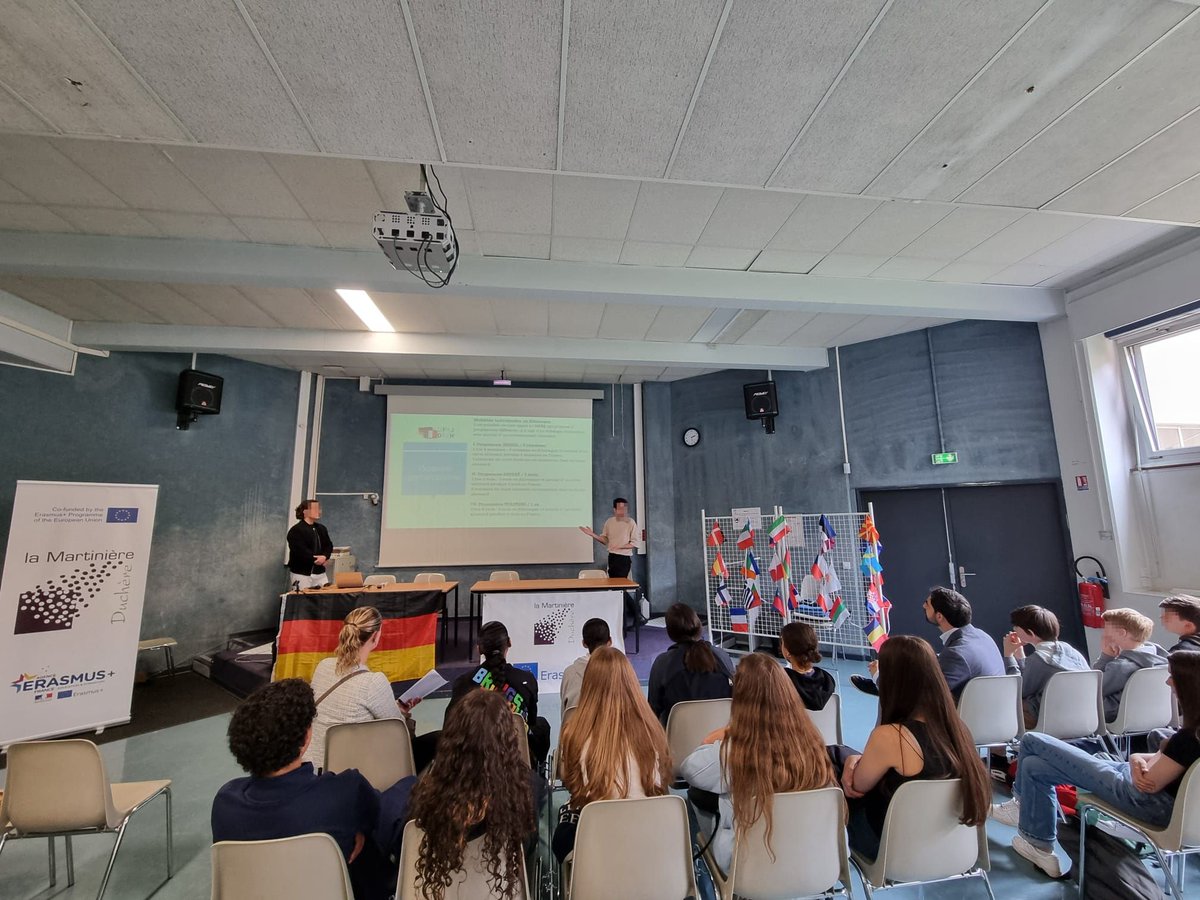 Lycee_LMD's tweet photo. Organisation d' une rencontre avec les élèves germanistes des collèges : ERASMUS + , section euro, Quizz et exposition. Merci aux professeures Mmes Maaike De Lange, Anne Laure Relave, Marie- Hélène Del Vasto, Caroline Rochette, Caroline Clément et à M.  Thibaut Chaix-Bryan IA IPR https://t.co/a6VOKpQpoY