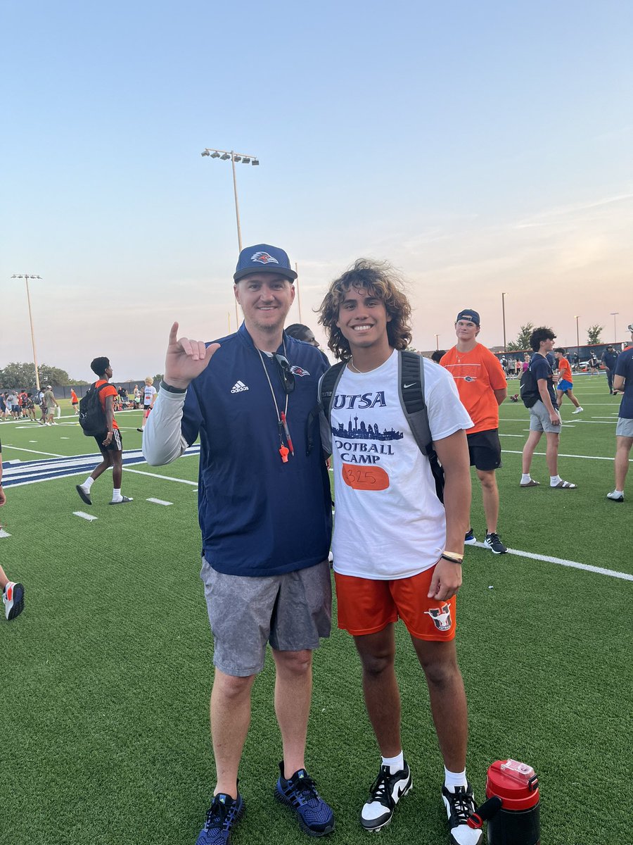 alekleven's tweet photo. Great competition at @UTSAFTBL camp!
@CoachTraylor @CoachSeanDavis @TexPreps @TXRecruits https://t.co/9zFYKbdkIq