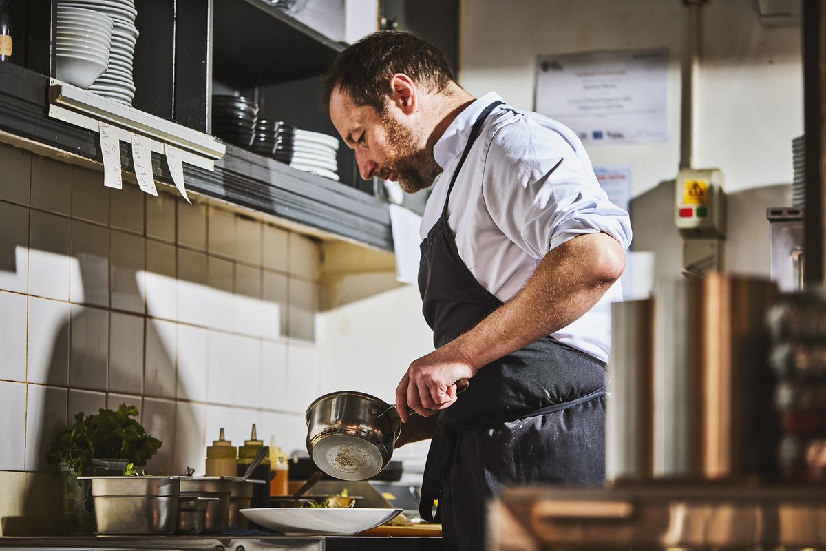 SwineThatDines's tweet photo. Please help us get this man a proper kitchen!! Our crowdfunder has launched tonight!!!

https://t.co/PBaRFumgCj

I said if we get enough I’ll treat him to a dishwasher. Please help save his poor over worked hands!!! https://t.co/rolT7pTs3S