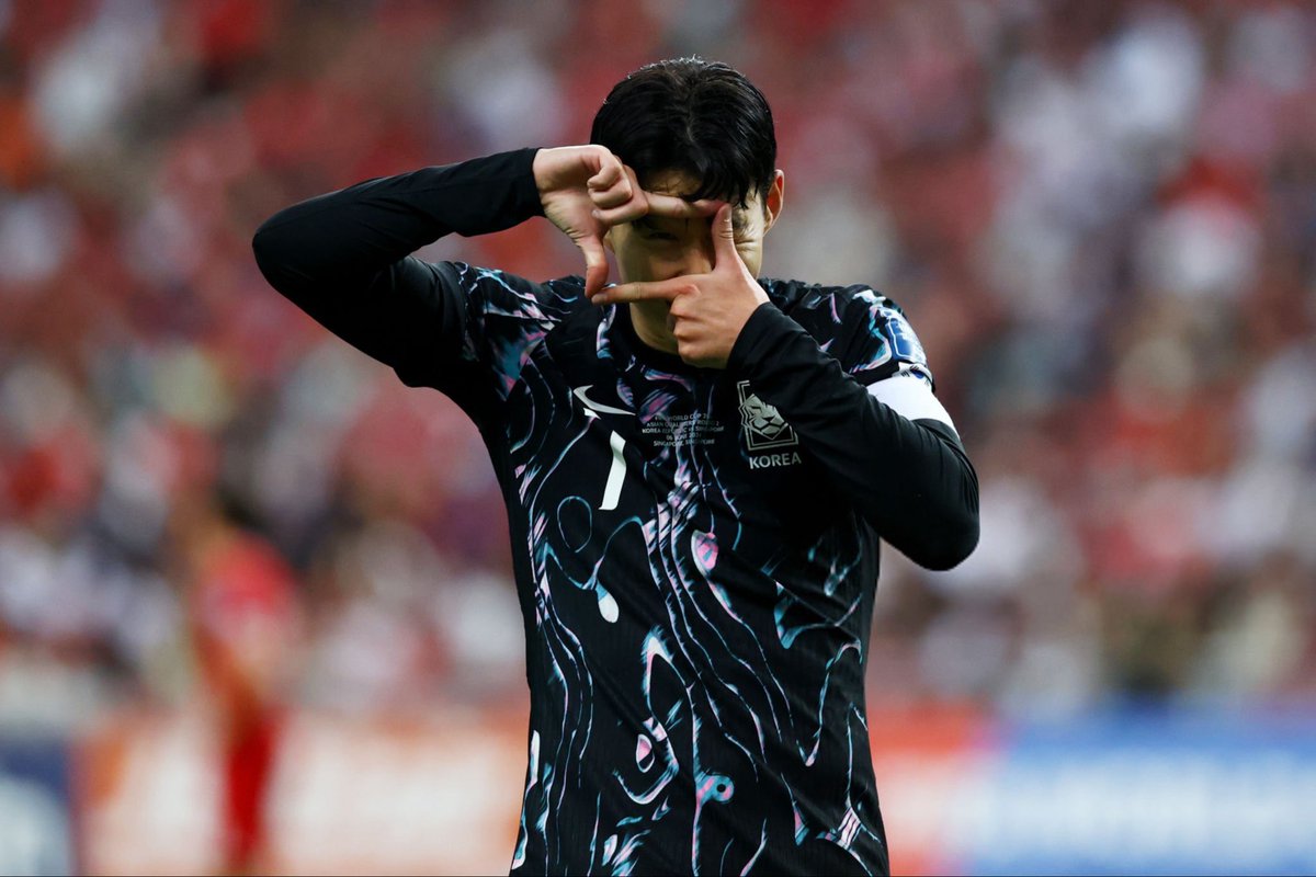 lnstantFoot's tweet photo. Au fait, le nouveau maillot extérieur de la Corée du Sud, c'est très très fort. 😮‍💨🇰🇷 https://t.co/UE6WE5TNRD